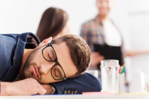 Czym jest nadmierne zmęczenie i jak sobie z nim radzić na co dzień?