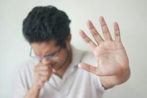 Angina: jakie są jej objawy i jak ją leczyć? Poznaj najważniejsze informacje!