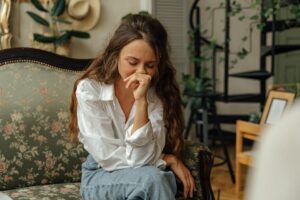 Jak trauma wpływa na zdrowie psychiczne. Jak i gdzie szukać pomocy?