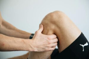 Rehabilitacja po kontuzji kolana. Jak wygląda proces leczenia?