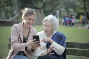 Teleporada online i jak z niej korzystać poradnik dla seniorów!